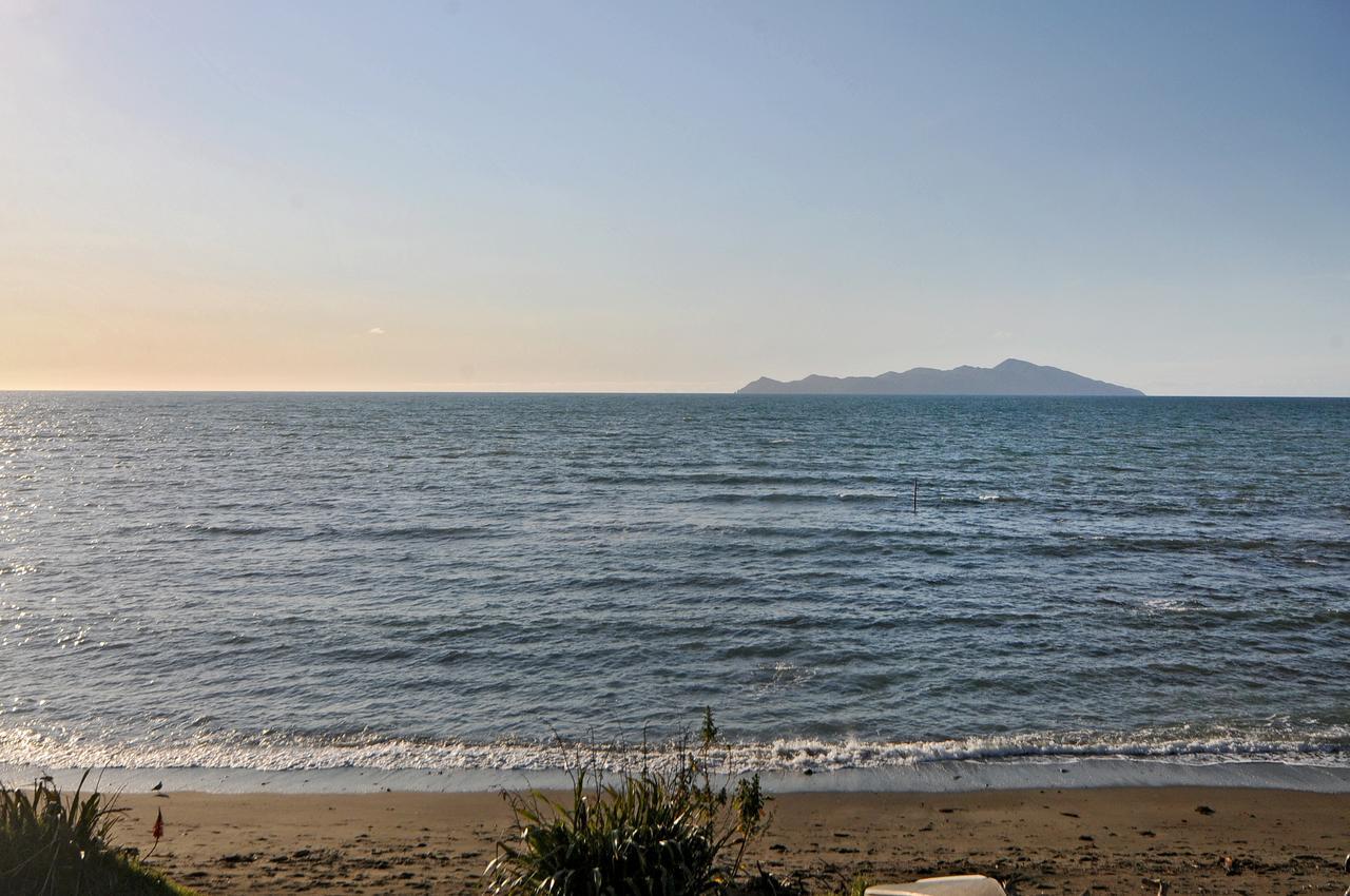 Kapiti Waves Bed & Breakfast Pukerua Bay Buitenkant foto
