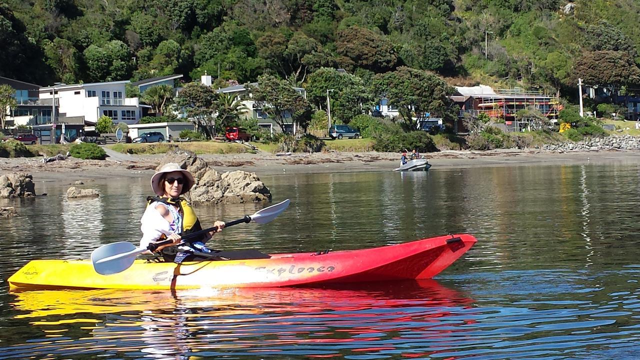 Kapiti Waves Bed & Breakfast Pukerua Bay Buitenkant foto