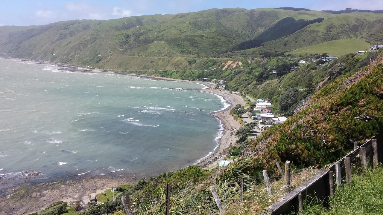 Kapiti Waves Bed & Breakfast Pukerua Bay Buitenkant foto